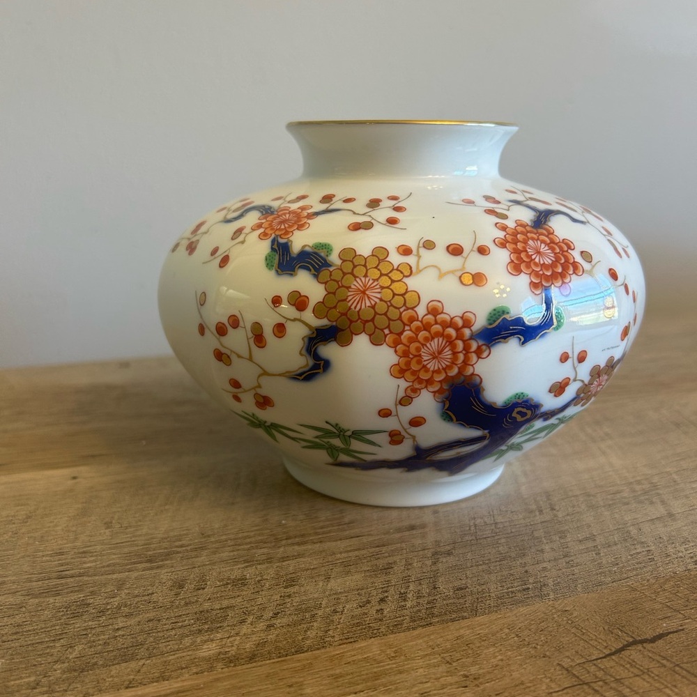 Vintage Fukagawa Porcelain Arita Japan Vase Plumâ Blossom Pattern 6"